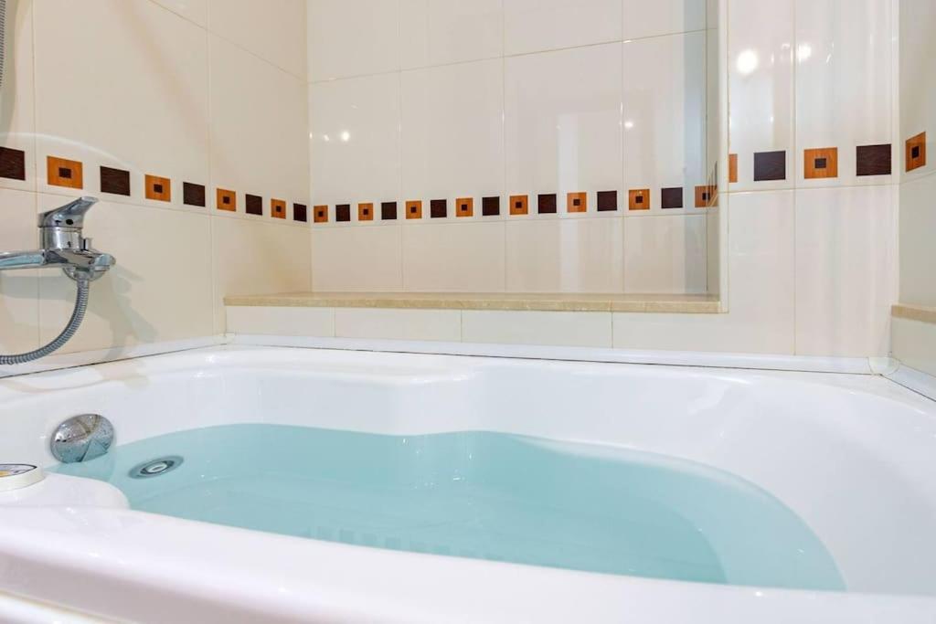 Jdcbi - Peaceful Lovely Apartment In City Center セビリア エクステリア 写真